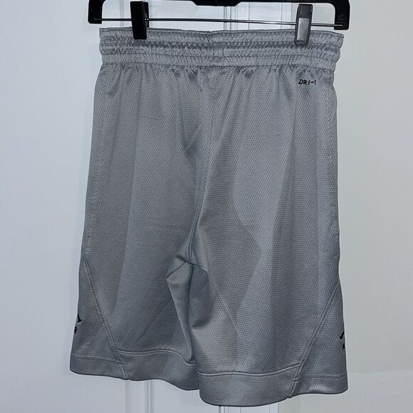 Gray Nike Jordan Jumpman Basketball Team 2 tone  practice basketball 10” shorts - Picture 3 of 4